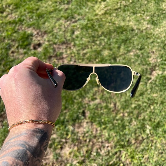 Versace sunglasses - Picture 4 of 6